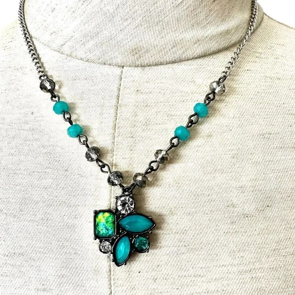 Blue green rhinestone pendant necklace